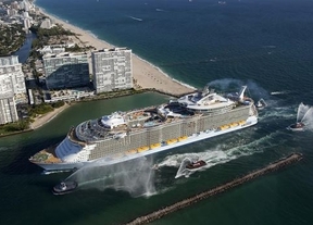 Málaga recibe al crucero más grande del mundo