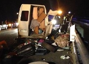 Un herido grave y cinco leves al reventar un neumático de la furgoneta en la que viajaban en Málaga