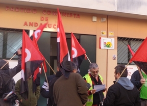 Concentración de la CGT ante la sede andaluza de IUCA contra los presupuestos de la Junta