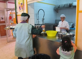 Cerca de 10.000 alumnos se benefician del reparto de comidas diarias gratuitas