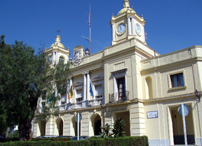 Los alcaldes de Los Palacios y Barbate urgen el 'rescate' de sus municipios