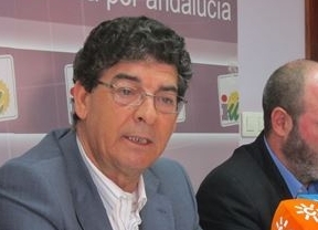 Valderas critica 'el ahogamiento permanente' del Gobierno a Andalucía y asegura que las becas es 'un aspecto más'