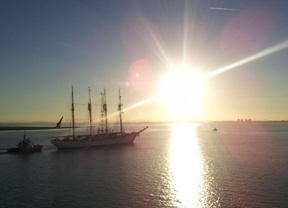 El 'Juan Sebastián de Elcano' atraca tras la primera fase del LXXXV Crucero de Instrucción