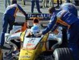 'Superalonso' manda en Jerez el Renault del año pasado
