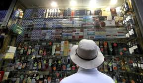 Gibraltar amplía las competencias de su Policía contra el contrabando de tabaco 