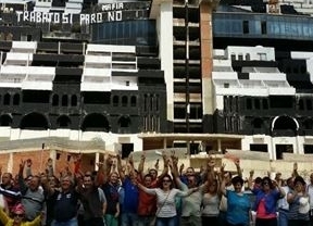 Vecinos de Carboneras se concentran este martes en El Algarrobico para defender la apertura del hotel