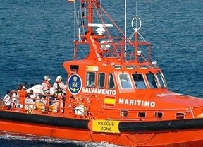 Interceptada tres pateras en el Estrecho, dos con diez inmigrantes a bordo y otra con once
