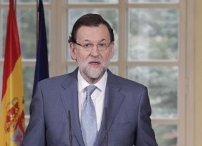 Rajoy recuerda que a Magdalena Álvarez la ampara la presunción de inocencia