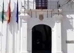 La Policía requisa dos ordenadores del Ayuntamiento de Tomares tras la denuncia de la Fiscalía