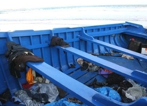 Marruecos rescata a 39 inmigrantes en 4 pateras en el Estrecho  