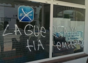 El PP de Mairena del Aljarafe denuncia un 'ataque' a su sede y al Ayuntamiento, con pintadas 'amenazantes'