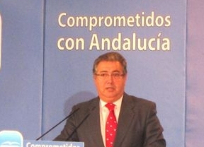 Zoido augura que "el PSOE-A se plegará a lo que quiera IULV-CA" y la Junta subirá impuestos en 2014