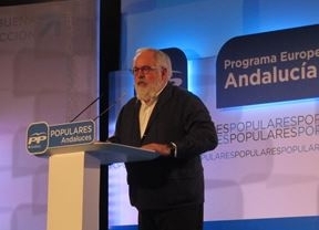 Arias Cañete critica la 'política del miedo' y la campaña de 'mentiras' y 'engañar a los agricultores' de la Junta