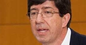 Ciudadanos y PSOE-A buscan fecha para reunirse y Marín descarta un 'cheque en blanco'