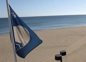 Andalucía lucirá este verano 98 'banderas azules'