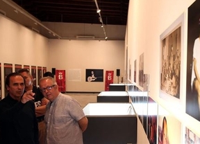 La Bienal se acerca a la faceta más íntima de Paco de Lucía con la exposición 'Fuente y caudal'