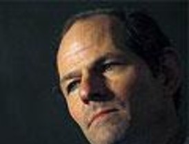 Spitzer, gobernador de Nueva York, dice adiós a su cargo