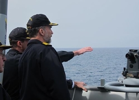 Felipe VI visita "por primera vez" una unidad de la Armada como Rey