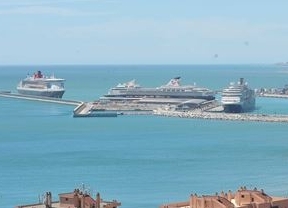 El puerto de Málaga recibe este miércoles cinco barcos que moverán a unos 10.000 cruceristas