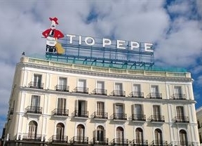 El luminoso de Tío Pepe en la Puerta del Sol vuelve a encenderse esta noche