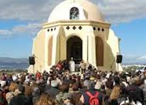 La playa de Torregarcía acoge este domingo su tradicional romería en honor a la Virgen del Mar
