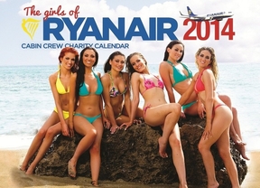 Condenan a Ryanair a no repetir la campaña y el calendario con chicas en biquini