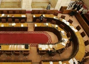 Los diputados andaluces cobrarán al menos 3.820 euros al mes