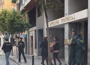 La Guardia Civil registra durante seis horas la Diputación de Huelva