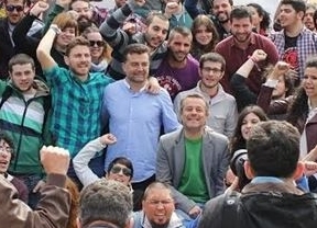 Maíllo hará políticas para que 'vuelvan los jóvenes exiliados' y 'se vayan los de los ERE'