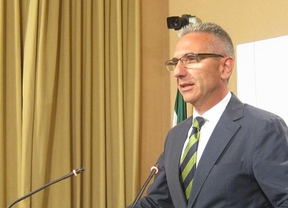 El bipartito llevará al TC la regulación estatal sobre energías renovables y horarios comerciales
