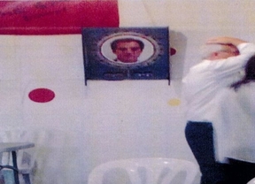 Retiran de una caseta del PCA una foto del alcalde de Córdoba usada como diana