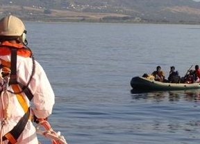 Rescatados diez subsaharianos a bordo de una hinchable a nueve millas de Tarifa