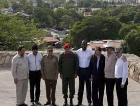 Chávez inaugura la cumbre del ALBA en Venezuela con saludo a Fidel Castro