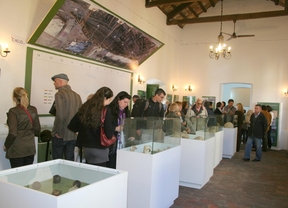 Exposición de los objetos del barco español del siglo XIII hallado en Puerto Madero
