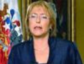 Chilenos aprueban la gestión de Bachelet