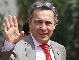 Uribe recuerda recompensas por los jefes de las FARC