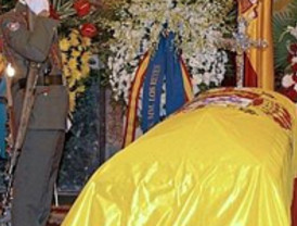 Ribadeo recibió entre aplausos a 'su' hijo Calvo-Sotelo