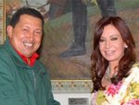 Chávez llegó al país para firmar convenios bilaterales con Cristina