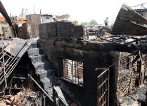 Dos niños y su madre murieron en un incendio en un conventillo