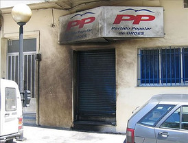 Estalla un artefacto explosivo en la sede del PP de Ordes (La Coruña)