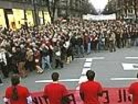 Desalojan a simpatizantes de la izquierda abertzale tras interrumpir el pleno del Ayuntamiento de San Sebastián