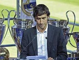 Raúl se despide del Real Madrid