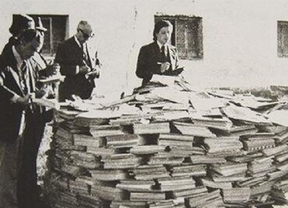 Los libros quemados por la dictadura vuelven a las librerías