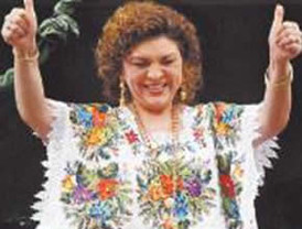 Ivonne Ortega rubricó estampillas postales