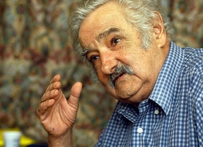 Mujica 'piropeó' a una periodista en mitad de una entrevista