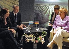 Cristina acordó con Merkel proponer al G20 una regulación financiera mundial
