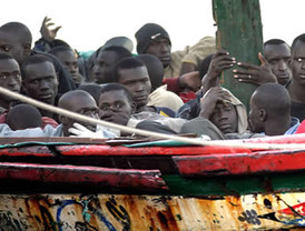 Desesperados africanos llegan a España e Italia