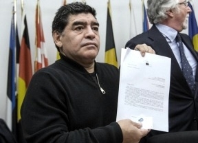 Maradona querella a un cómico que lo involucró con el narcotráfico
