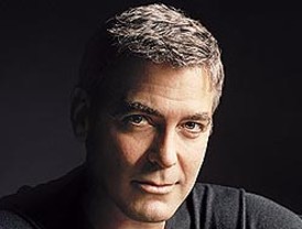 Clooney seguirá viajando a África