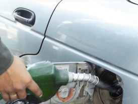 Anuncian rebaja del precio de la gasolina